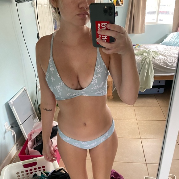 SOLD - Picture 3 of 4